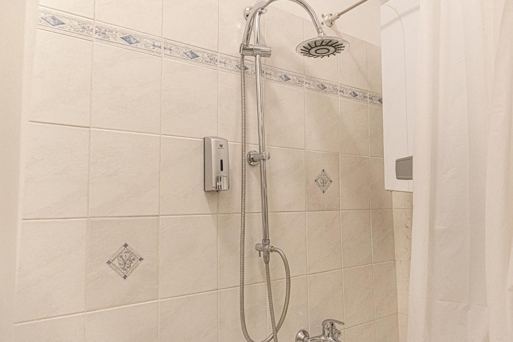 Vibrant 3br Near Akh Hospital - Perfect For Groups * Wien
