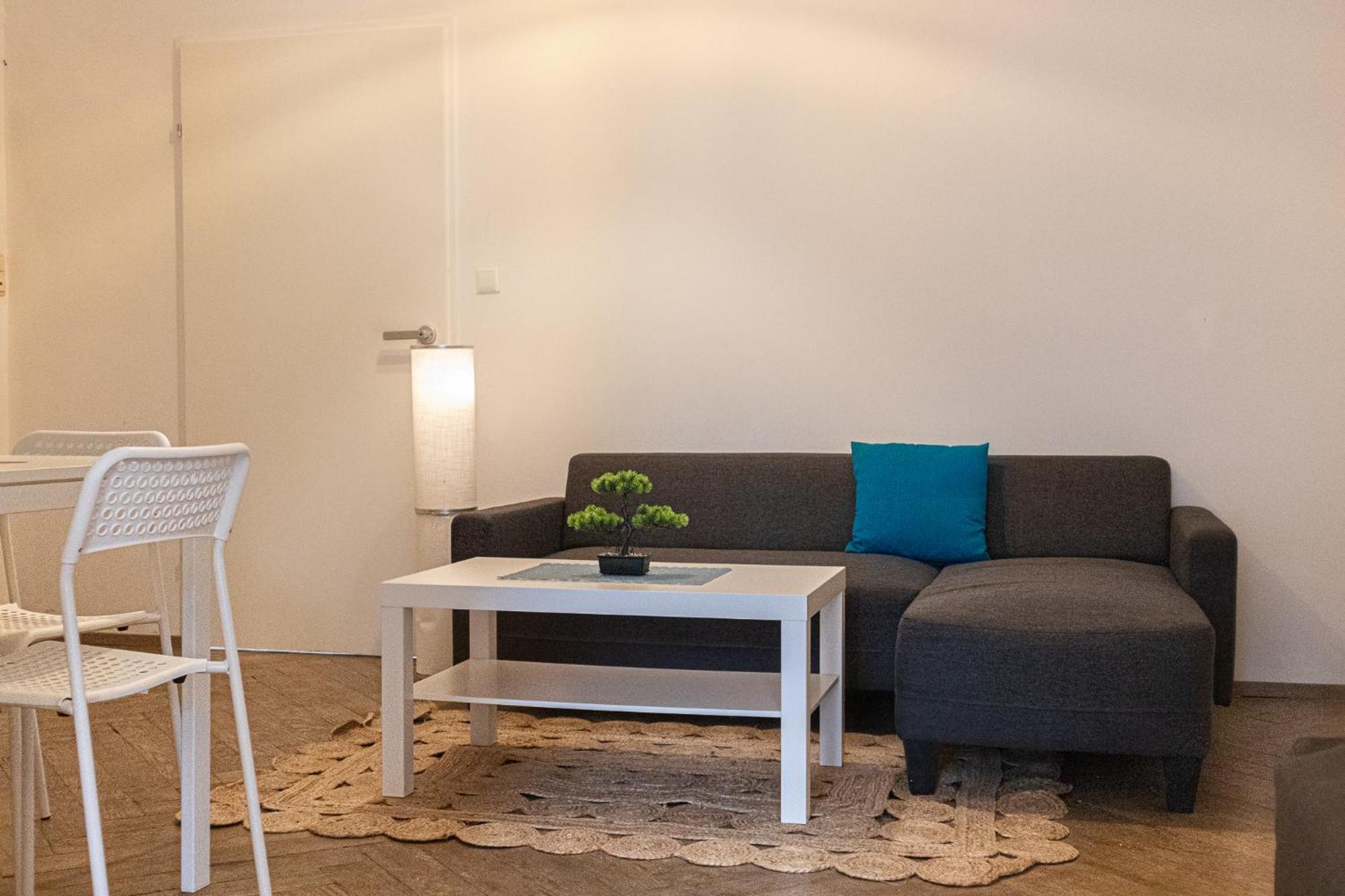 Vibrant 3br Near Akh Hospital - Perfect For Groups Wien